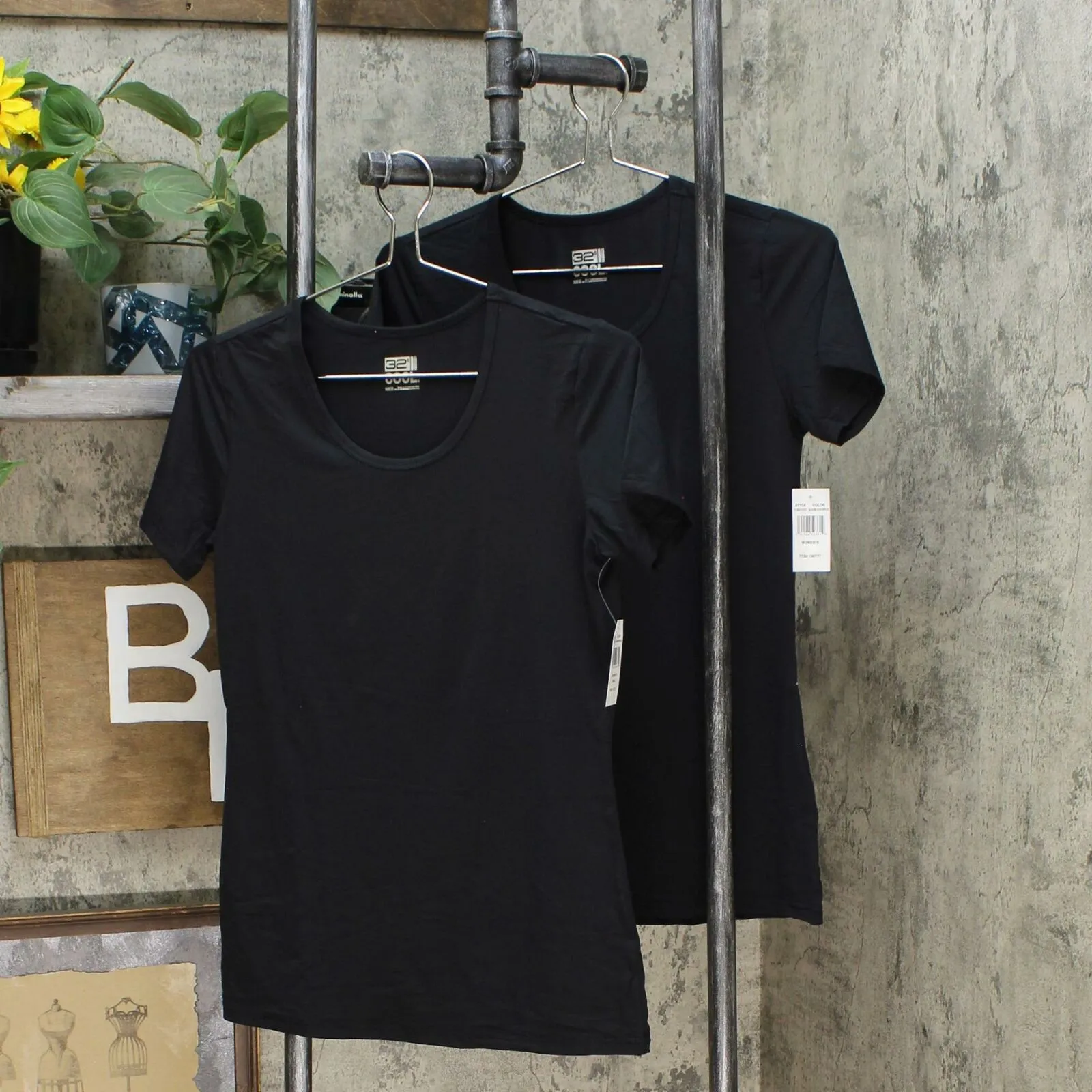 32 Degrees Cool Women's 2 Pack Short Sleeve Scoop Neck T-Shirts