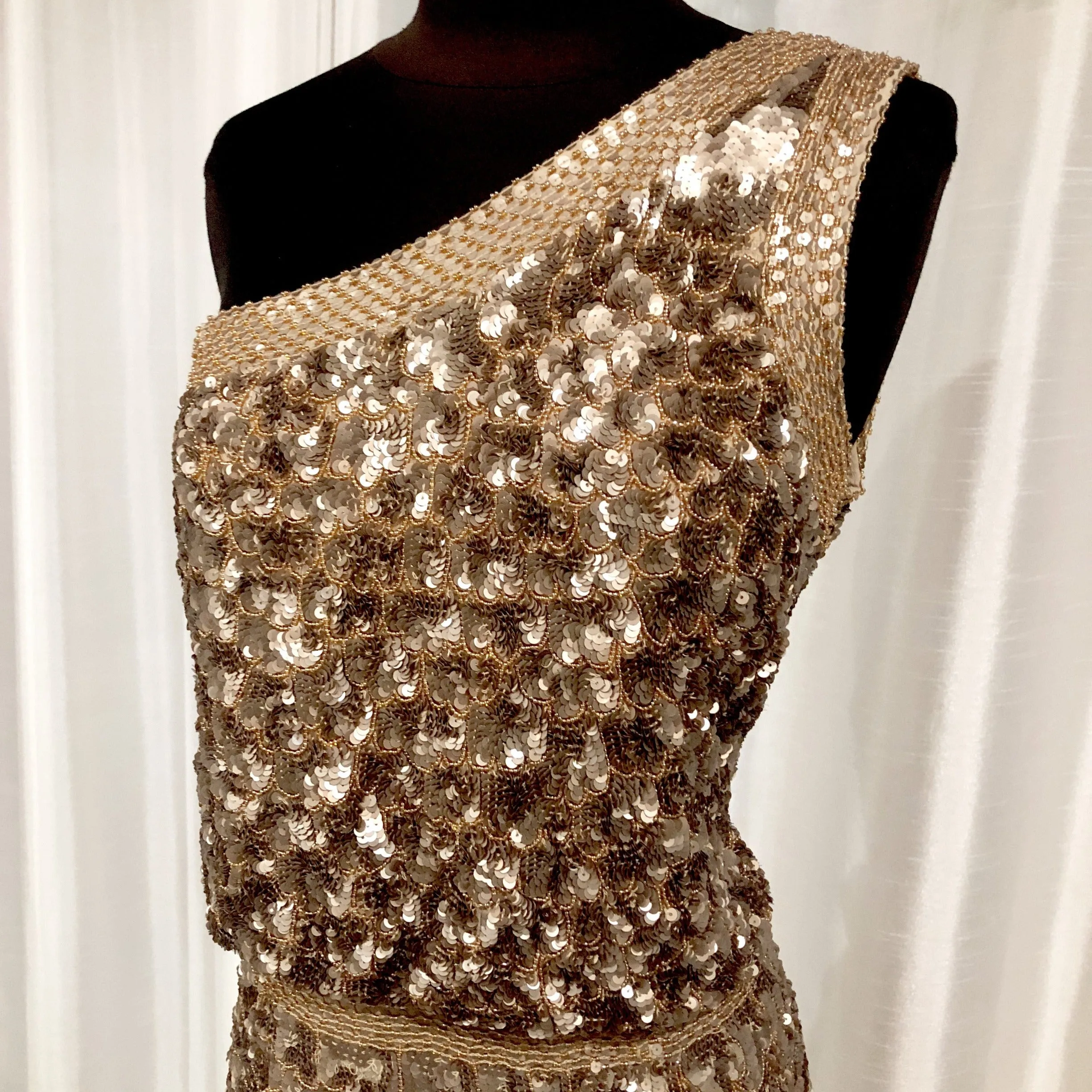 AIDAN MATTOX Gold Sequined One-Shoulder Band Short Dress Size 12
