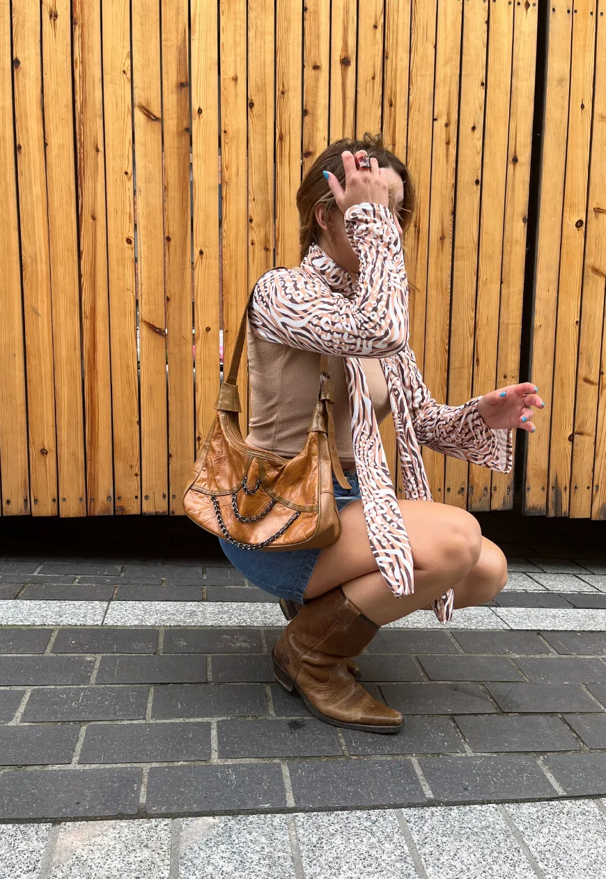 CARAMEL ANIMAL PRINT FLARE CROPPED TOP