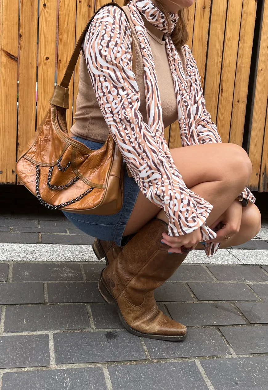 CARAMEL ANIMAL PRINT FLARE CROPPED TOP