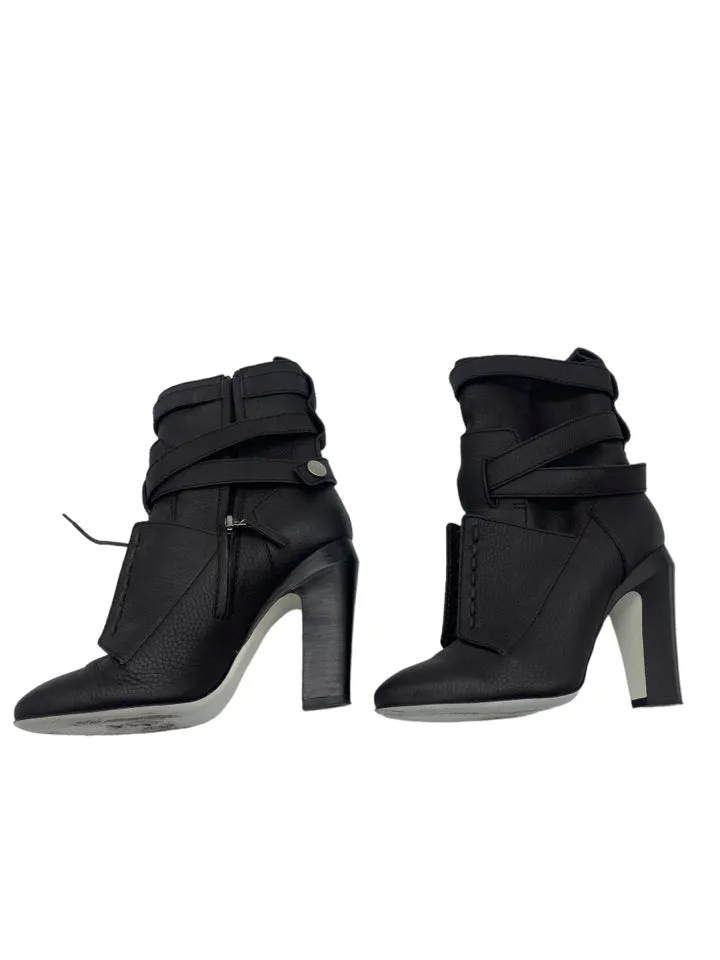 Fendi Couture Runway Diana Boots Women's size 38 (US 8)