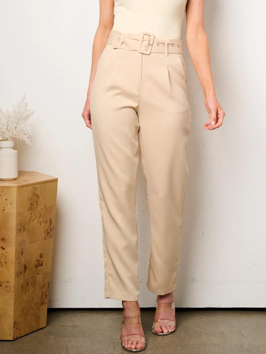 WOMEN'S BUTTON CLOSURE BELTED WIDE LEG PANTS