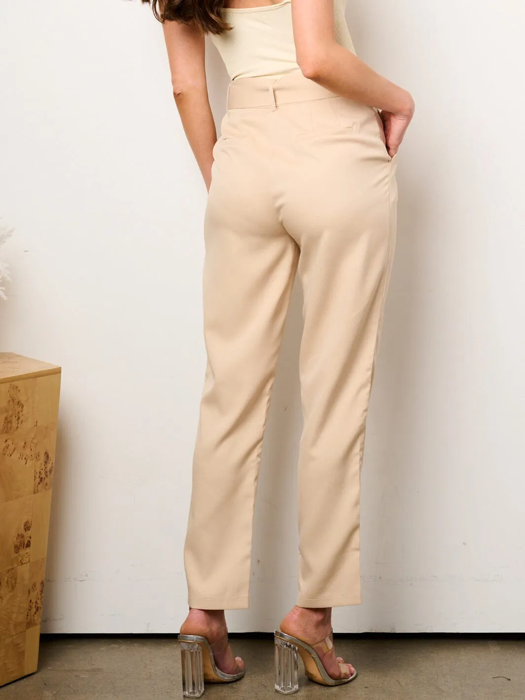 WOMEN'S BUTTON CLOSURE BELTED WIDE LEG PANTS