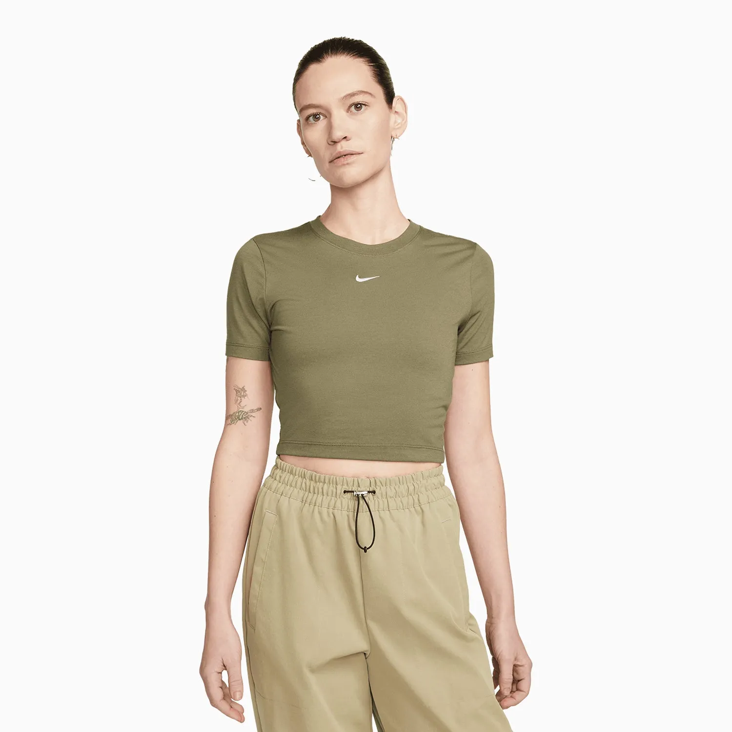 Women's Sportswear Essentials Outfit