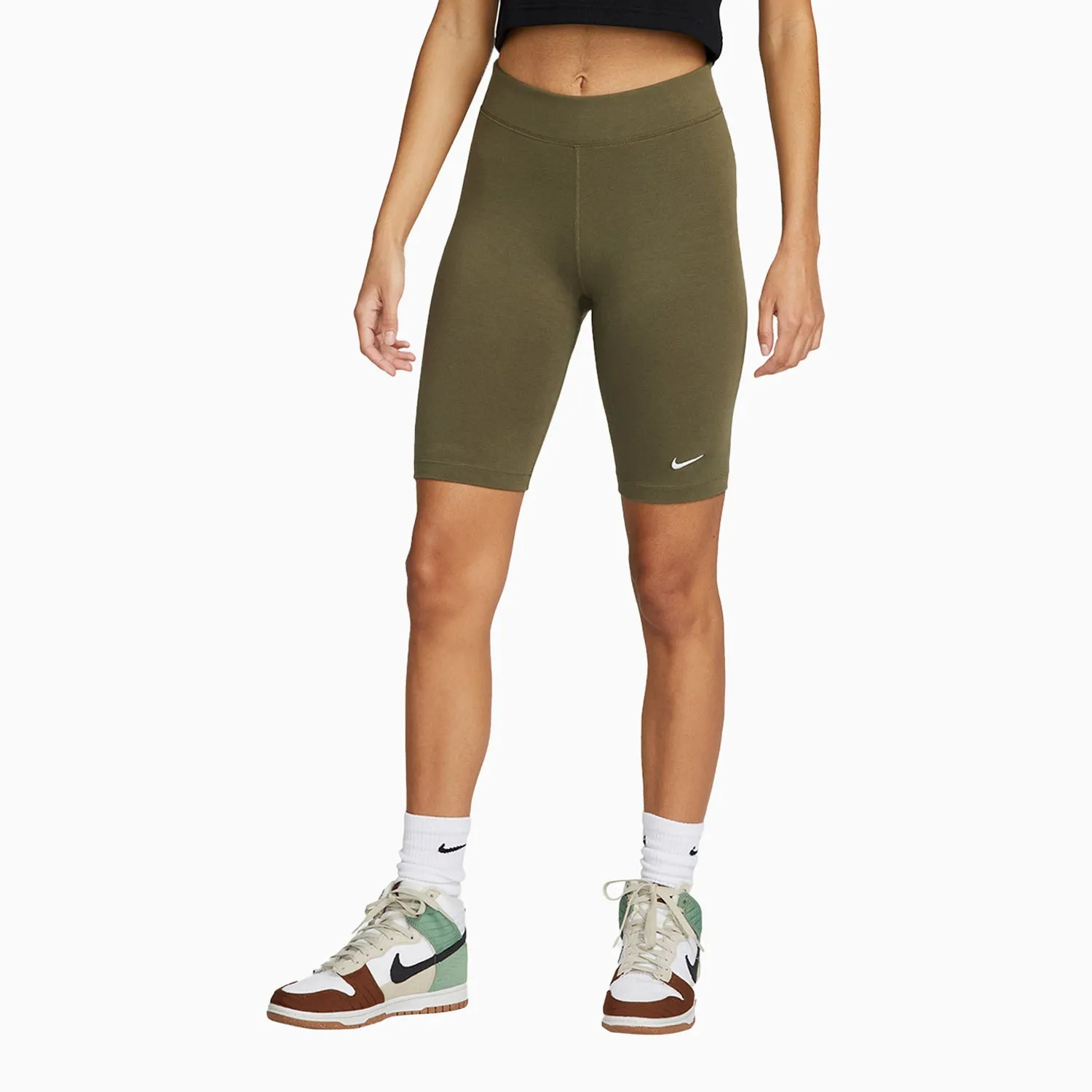 Women's Sportswear Essentials Outfit