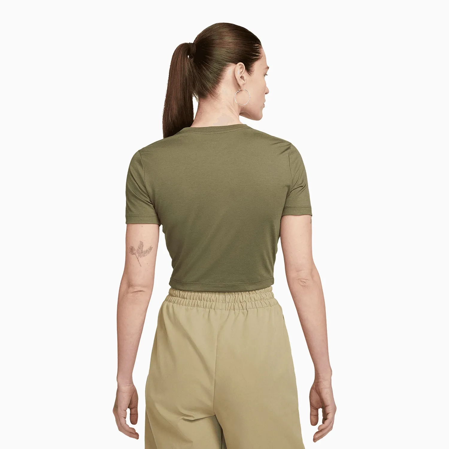 Women's Sportswear Essentials Outfit