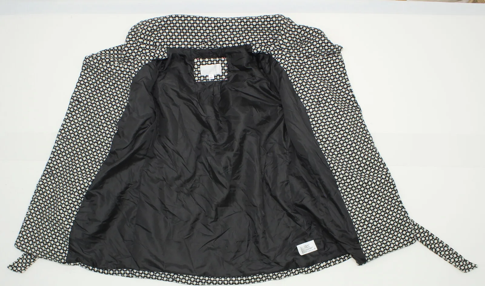 Xhilaration Women's Faux Wool Wrap Jacket White / Black Medium